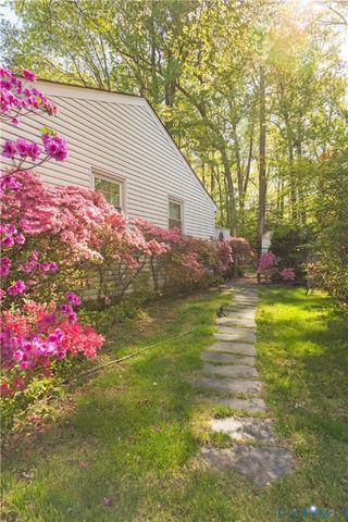 113 Flintlock Dr, Chester, VA 23834