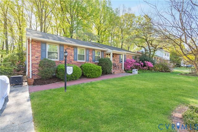 113 Flintlock Dr, Chester, VA 23834