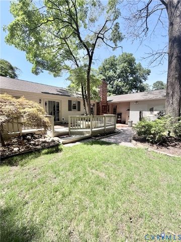 113 Flintlock Dr, Chester, VA 23834