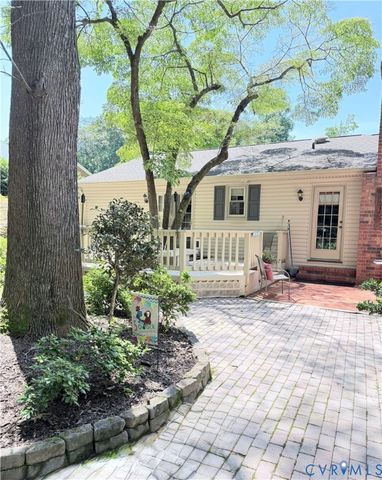 113 Flintlock Dr, Chester, VA 23834