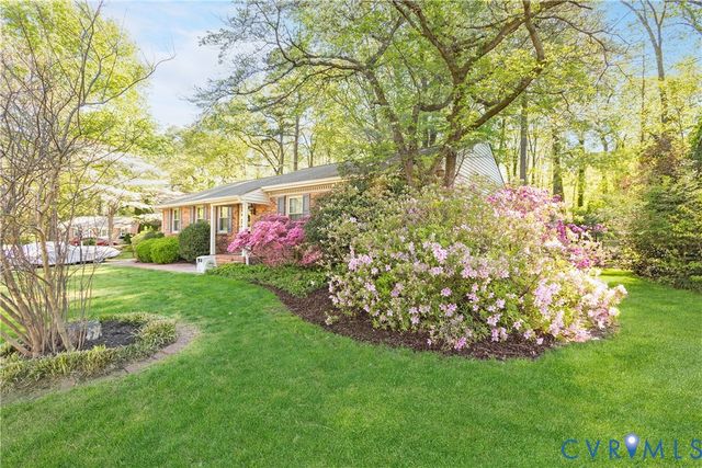 113 Flintlock Dr, Chester, VA 23834