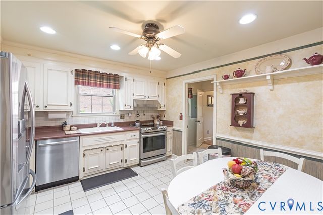 113 Flintlock Dr, Chester, VA 23834