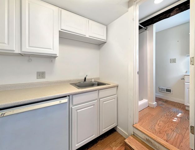 412 Western Avenue, Brattleboro, VT 05301