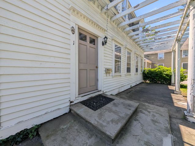 412 Western Avenue, Brattleboro, VT 05301