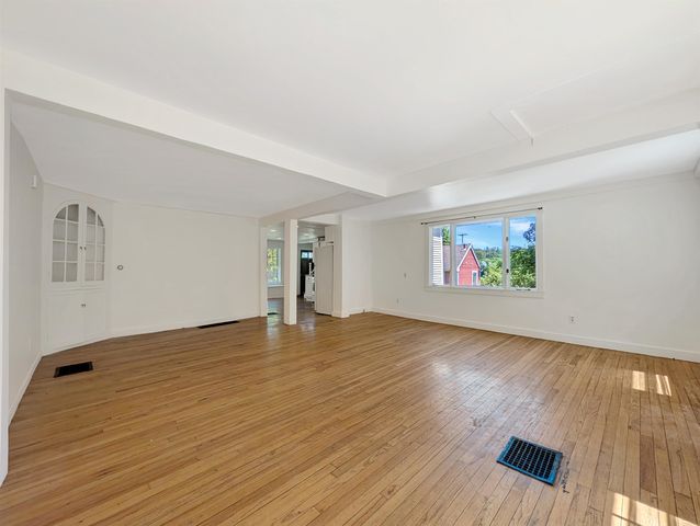 412 Western Avenue, Brattleboro, VT 05301