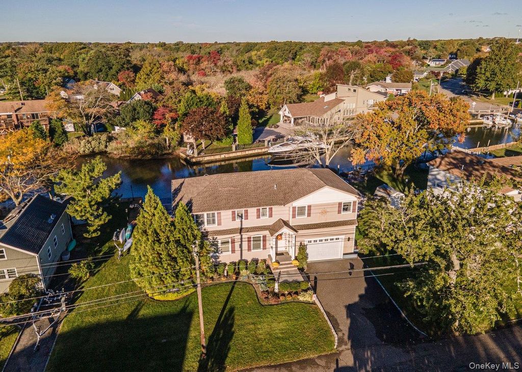 120 Mayhew Avenue, Babylon, NY 11702 — exterior