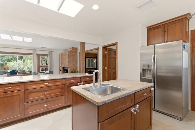 808 Parkland Circle SE, Albuquerque, NM 87108