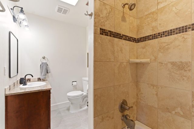 808 Parkland Circle SE, Albuquerque, NM 87108