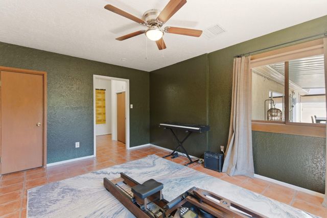 808 Parkland Circle SE, Albuquerque, NM 87108