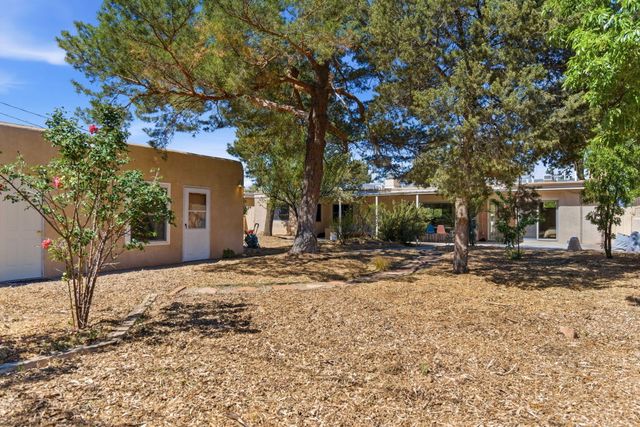 808 Parkland Circle SE, Albuquerque, NM 87108