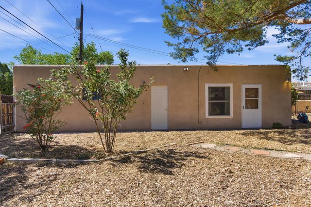 808 Parkland Circle SE, Albuquerque, NM 87108