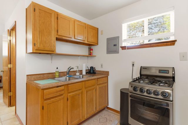 808 Parkland Circle SE, Albuquerque, NM 87108