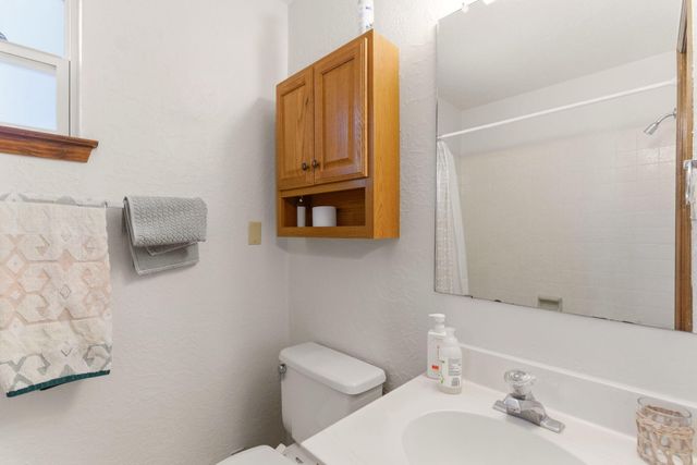 808 Parkland Circle SE, Albuquerque, NM 87108