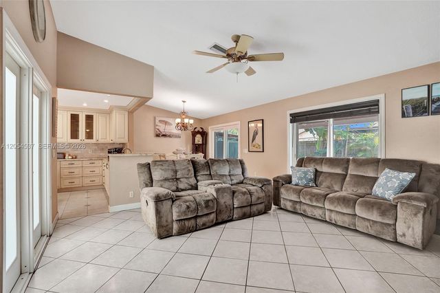 3946 NW 1st Dr, Deerfield Beach, FL 33442