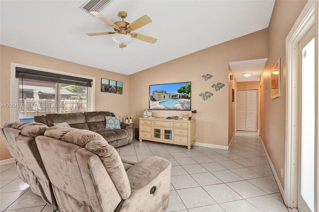 3946 NW 1st Dr, Deerfield Beach, FL 33442