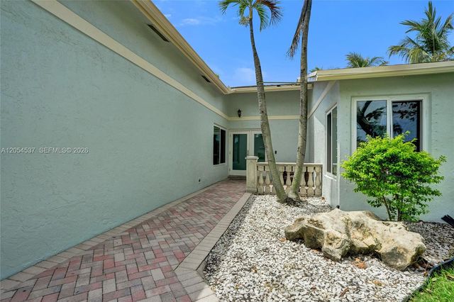 3946 NW 1st Dr, Deerfield Beach, FL 33442