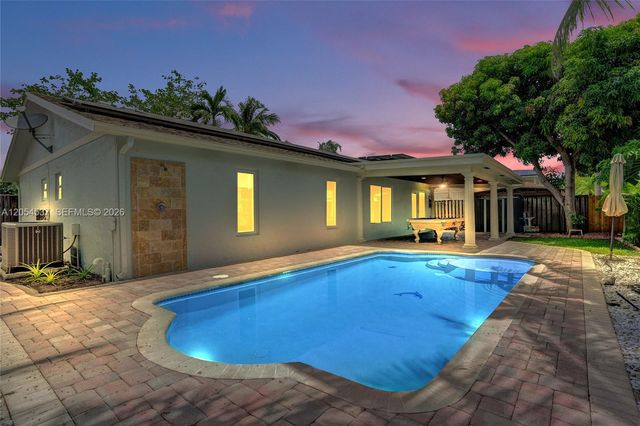 3946 NW 1st Dr, Deerfield Beach, FL 33442