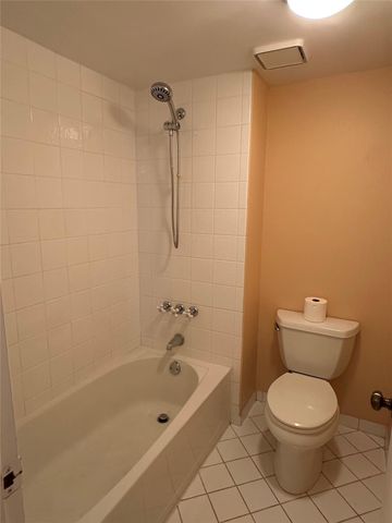 310 Racquet Club Road 103, Weston, FL 33326