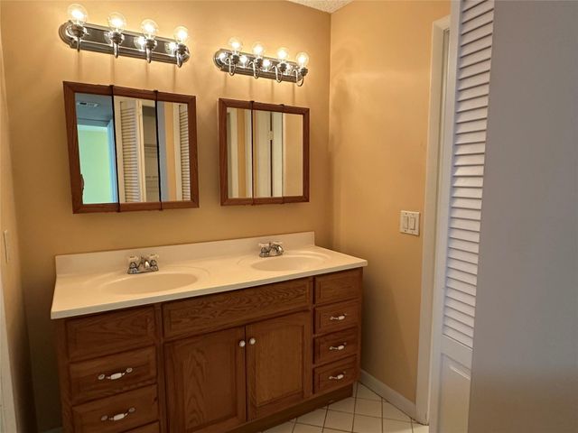 310 Racquet Club Road 103, Weston, FL 33326