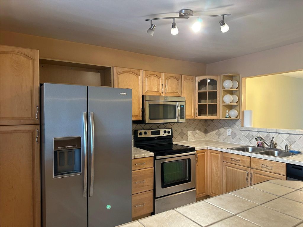 310 Racquet Club Road 103, Weston, FL 33326
