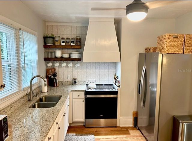 105 W GOLF LINKS AVENUE, Eustis, FL 32726