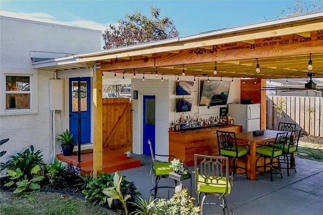 105 W GOLF LINKS AVENUE, Eustis, FL 32726