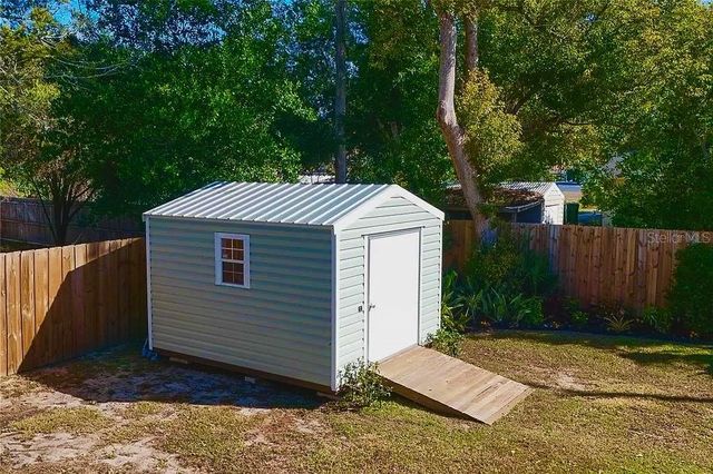 105 W GOLF LINKS AVENUE, Eustis, FL 32726