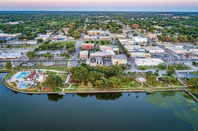 105 W GOLF LINKS AVENUE, Eustis, FL 32726