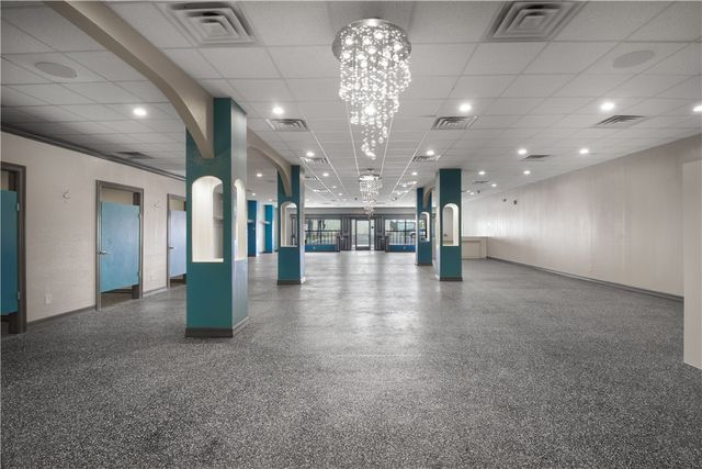 417 E Avenue B, Robstown, TX 78380