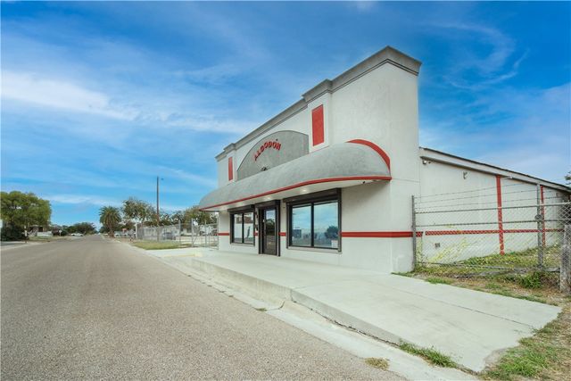 417 E Avenue B, Robstown, TX 78380