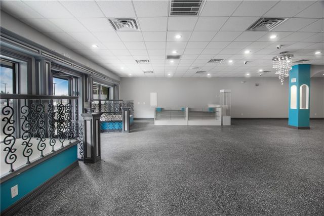 417 E Avenue B, Robstown, TX 78380