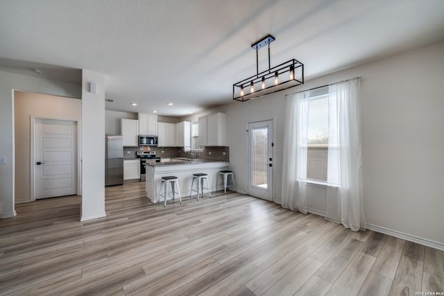 13246 Lorena Ochoa, San Antonio, TX 78221