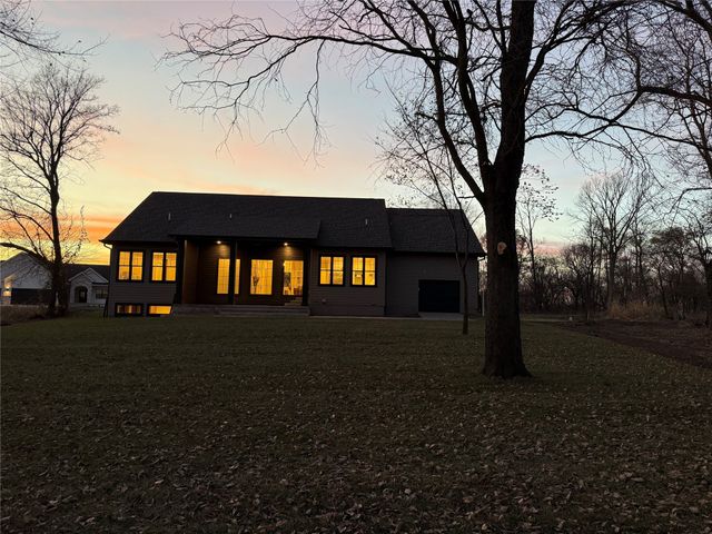 5317 174th Street, Waukee, IA 50263