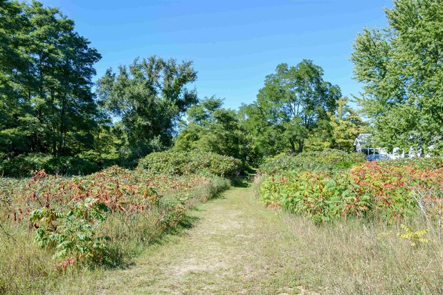 9649 Center Road, Peninsula Twp, MI 49686