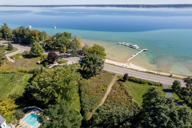 9649 Center Road, Peninsula Twp, MI 49686