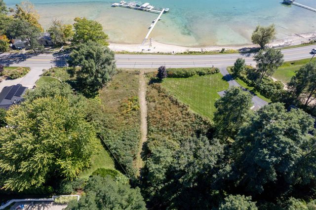 9649 Center Road, Peninsula Twp, MI 49686