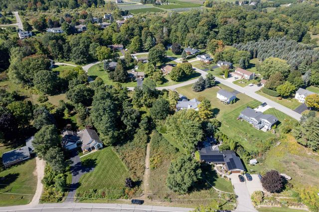9649 Center Road, Peninsula Twp, MI 49686