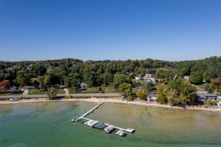 9649 Center Road, Peninsula Twp, MI 49686