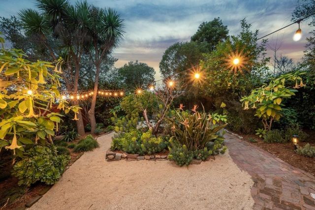 4107 Lyman Rd, Oakland, CA 94602