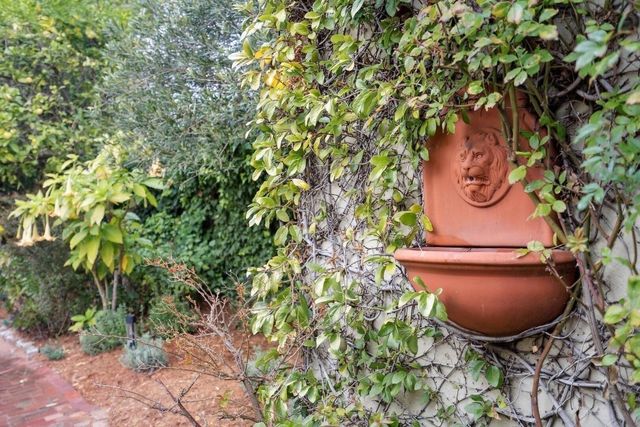 4107 Lyman Rd, Oakland, CA 94602