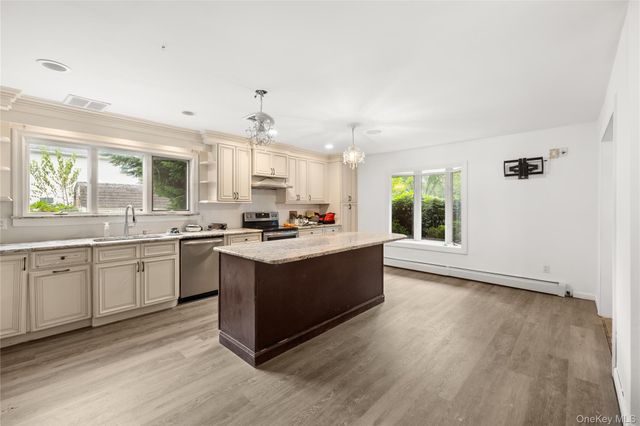 20 Hilltop Drive, Mount Sinai, NY 11766