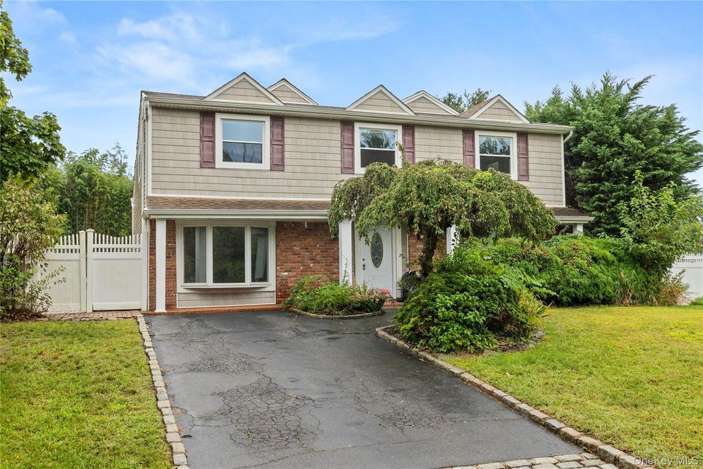 20 Hilltop Drive, Mount Sinai, NY 11766 — photo 2