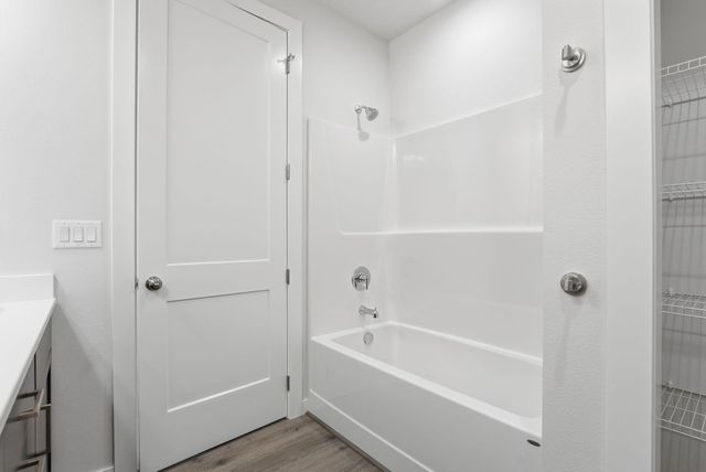 1236 N HIGH DESERT Dr, Deer Park, WA 99006