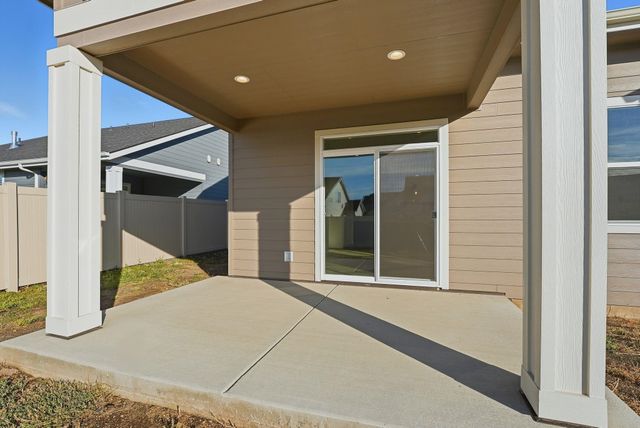 1236 N HIGH DESERT Dr, Deer Park, WA 99006