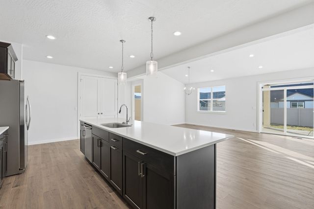 1236 N HIGH DESERT Dr, Deer Park, WA 99006