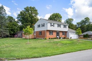 913 Girard Dr, Louisville, KY 40222