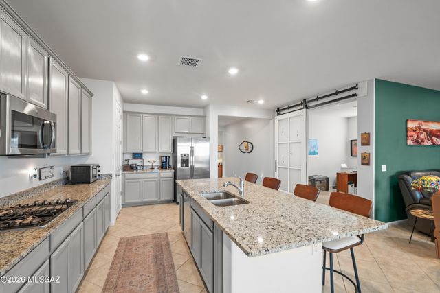 10337 S Pantano Knolls Drive, Vail, AZ 85641