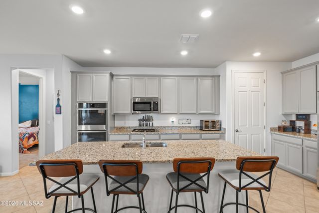 10337 S Pantano Knolls Drive, Vail, AZ 85641