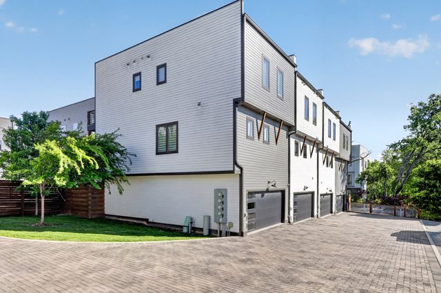 1124 Baptist World Center Dr, Nashville, TN 37207