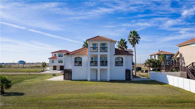 142 Mariners Dr, Port Aransas, TX 78373